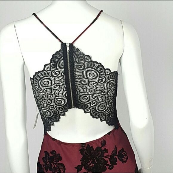 Velvet Print Mini Dress Burgundy Black Zip Up Back By CHOCOLATE USA - Picture 3 of 6